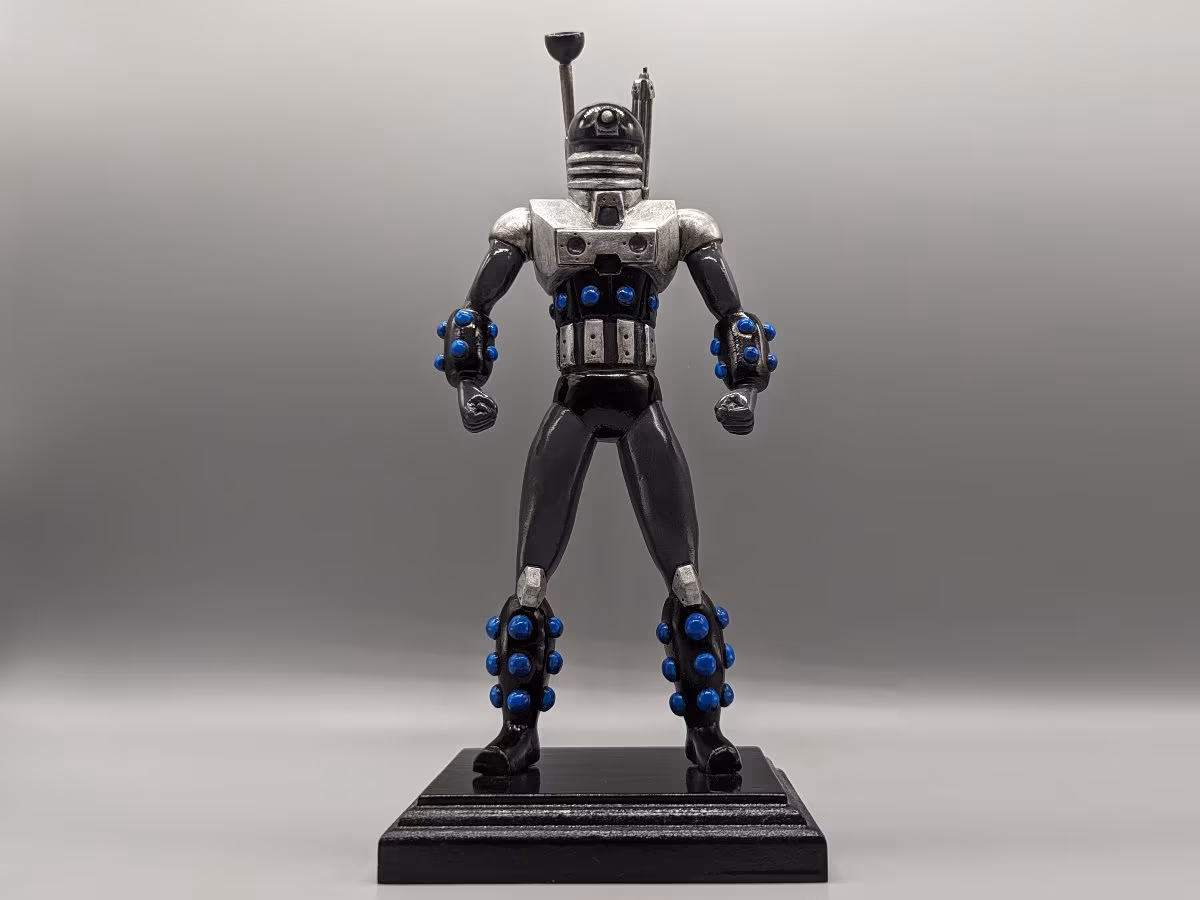 whovian-sentinel-dalek-inspired-robot-statue-sculpture-01