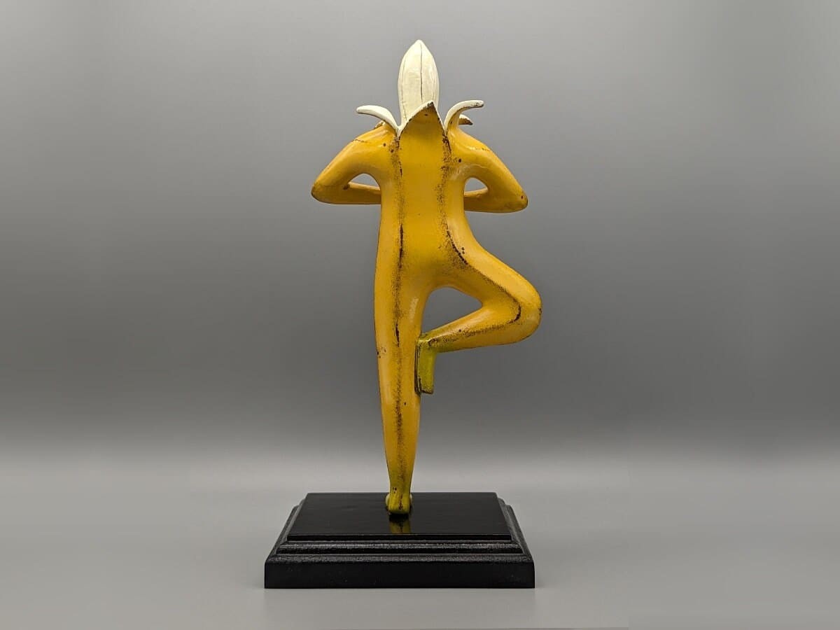 zen-banana-statue-sculpture-02